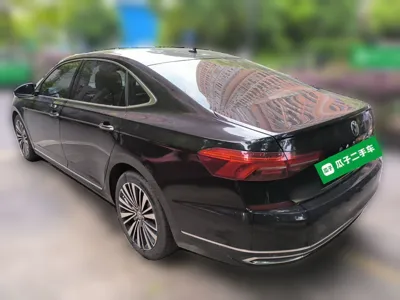 Volkswagen Passat 2019, 132100 км, за 73810.04 CNY