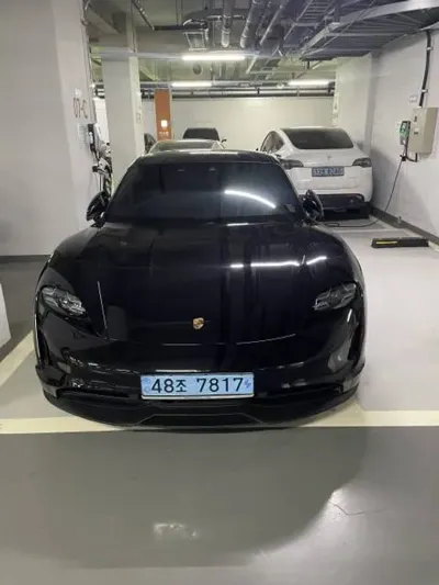 Porsche Taycan · 2023 год