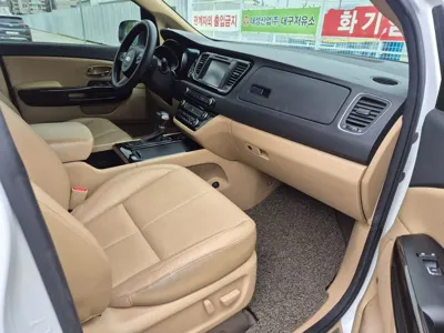 Kia Canival 2017, 261591 км, за 8300000 KRW - фото 9