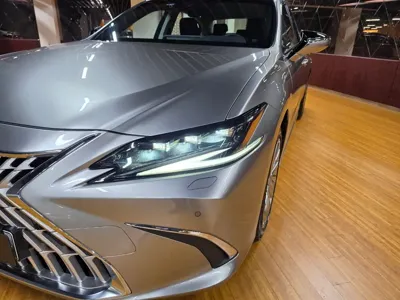 Lexus ES 2026, 8559 км, за 63000000 KRW