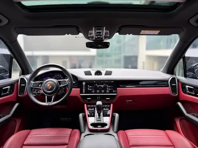 Porsche Cayenne Hybrid 2023, 50000 км, за 428700 CNY - фото 11