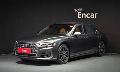 Audi S8 · 2025 год