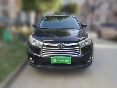 Toyota Highlander 2015, 129300 км, за 108808.3 CNY