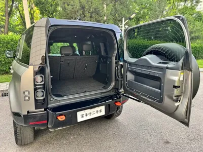Land Rover Defender 2025, 1800 км, за 765800 CNY - фото 6
