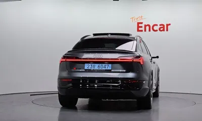 Audi SQ8 e-tron 2024, 2145 км, за 96000000 KRW