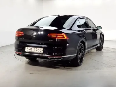 Volkswagen Passat 2018, 193975 км, за 15590000 KRW