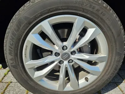 Audi Q7 2019, 126950 км, за 24800000 KRW