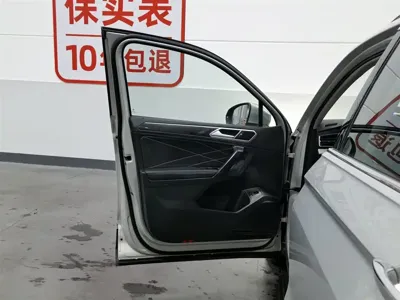 Volkswagen Tiguan L 2022, 93300 км, за 87899 CNY - фото 8