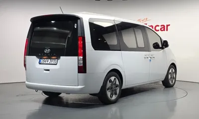 Hyundai Staria 2025, 4403 км, за 33500000 KRW