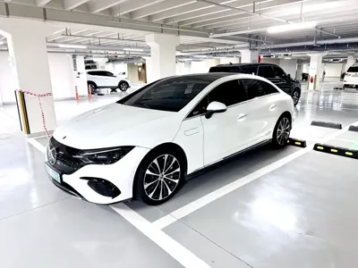 Mercedes-Benz EQE · 2023 год