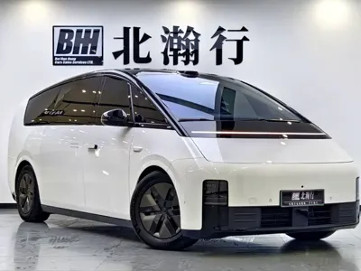 Li Auto Li MEGA 2025, 15000 км, за 497900 CNY