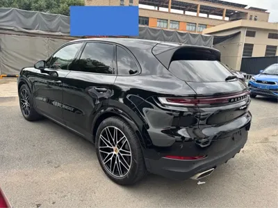 Porsche Cayenne 2023, 15000 км, за 608800 CNY - фото 13