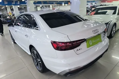 Audi A4L 2022, 94300 км, за 135701.06 CNY