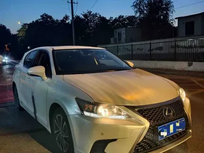 Lexus CT 2018, 44000 км, за 96800 CNY