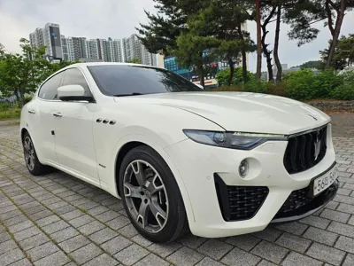 Maserati Levante 2019, 158070 км, за 24500000 KRW