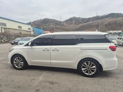 Kia Canival 2015, 208000 км, за 8300000 KRW