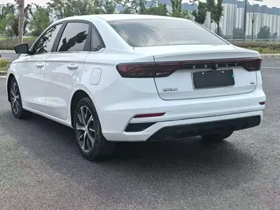 Geely Emgrand 2023, 30000 км, за 33800 CNY - фото 7