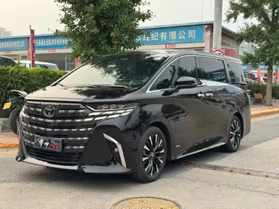 Toyota Alphard · 2024 год