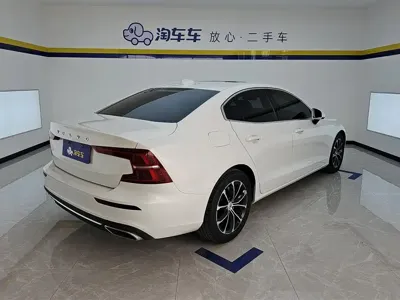 Volvo S60 2020, 88600 км, за 98600 CNY