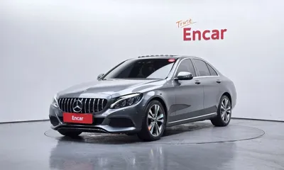 Mercedes-Benz C-Class · 2018 год
