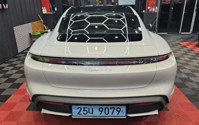 Porsche Taycan 2025, 30000 км, за 173000000 KRW