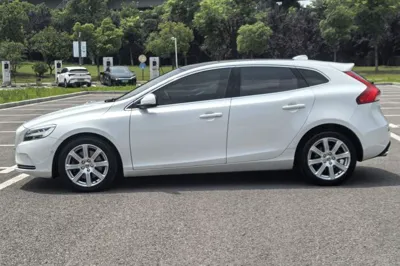 Volvo V40 2017, 68400 км, за 60528.17 CNY - фото 6