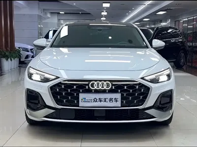 Audi 奥迪A5L 2026, 1300 км, за 235000 CNY