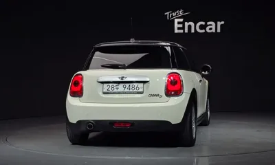 MINI Cooper 2015, 94263 км, за 7900000 KRW