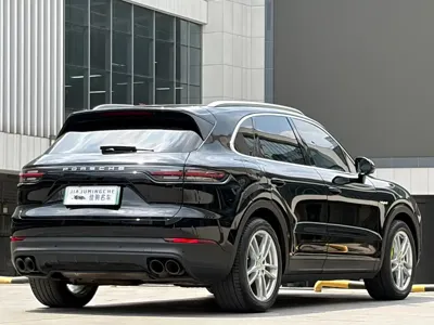 Porsche Cayenne Hybrid 2023, 50000 км, за 428700 CNY - фото 5
