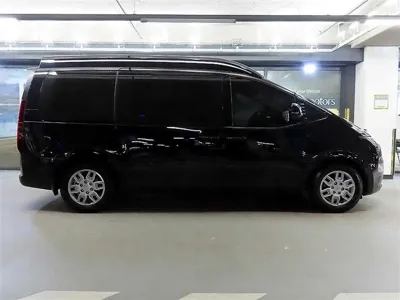 Hyundai Staria 2023, 32417 км, за 38000000 KRW
