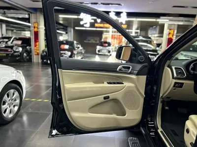 Jeep Grand Cherokee (Import) 2018, 19000 км, за 166800 CNY - фото 10