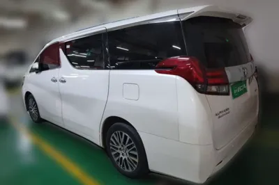 Toyota Alphard 2015, 179500 км, за 335880.86 CNY