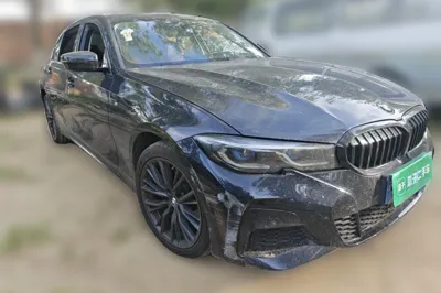 BMW 3 Series 2022, 74900 км, за 175618.32 CNY