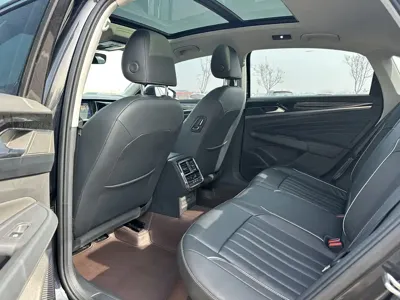 Volkswagen Passat 2023, 33000 км, за 108800 CNY - фото 6