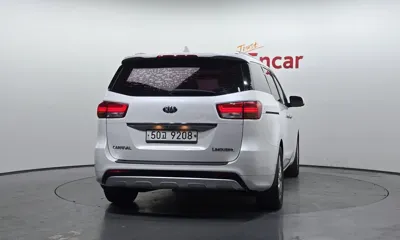 Kia Canival 2016, 188216 км, за 9200000 KRW - фото 4
