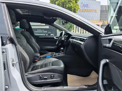 Volkswagen CC 2023, 39000 км, за 136800 CNY - фото 7
