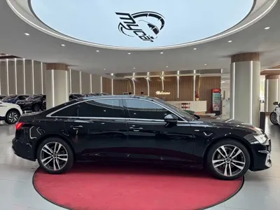 Audi A6L 2023, 86000 км, за 205000 CNY