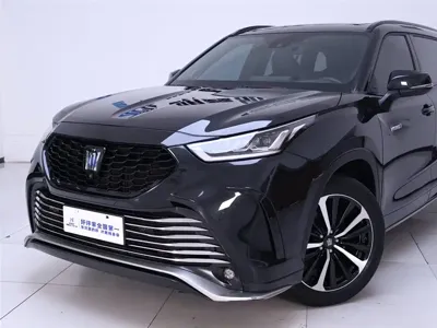 Toyota Crown Kluger 2022, 63600 км, за 198000 CNY