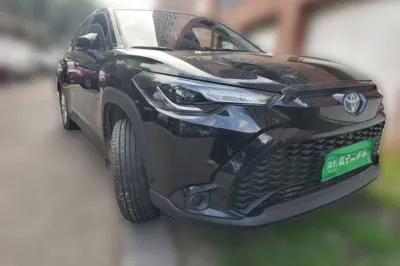 Toyota Frontlander 2023, 14600 км, за 83975.31 CNY