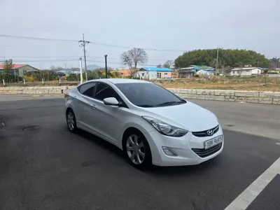 Hyundai Avante · 2011 год