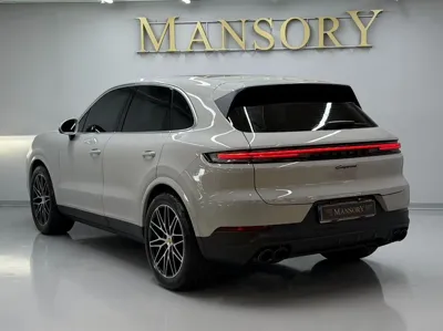 Porsche Cayenne 2024, 15035 км, за 140000000 KRW
