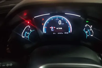 Honda Civic 2019, 17600 км, за 53962.28 CNY - фото 12