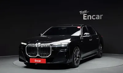 BMW 7-Series · 2023 год