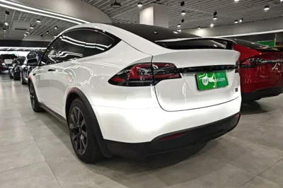 Tesla Model X 2023, 48700 км, за 624597.42 CNY