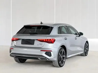 Audi A3 2023, 40000 км, за 143800 CNY