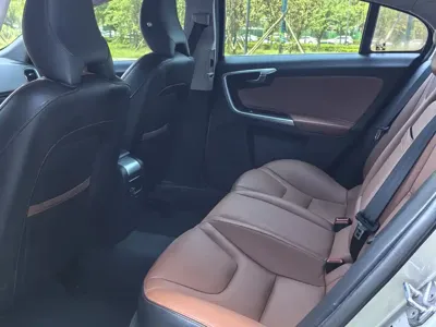 Volvo S60 2018, 86000 км, за 68500 CNY - фото 17