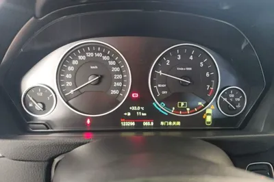 BMW 3 Series GT 2019, 123300 км, за 95402.7 CNY - фото 14
