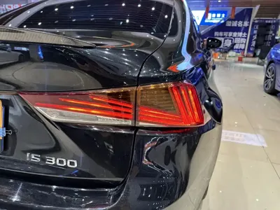Lexus IS 2018, 110000 км, за 136800 CNY - фото 12