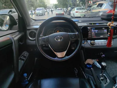 Toyota RAV4 2015, 91800 км, за 74902.16 CNY - фото 9