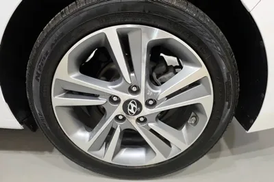 Hyundai Avante 2018, 129000 км, за 8800000 KRW - фото 5
